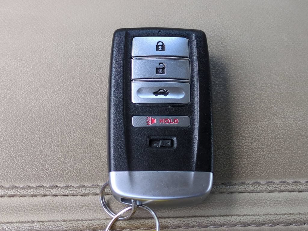 Used 2018 Acura TLX FWD image 32