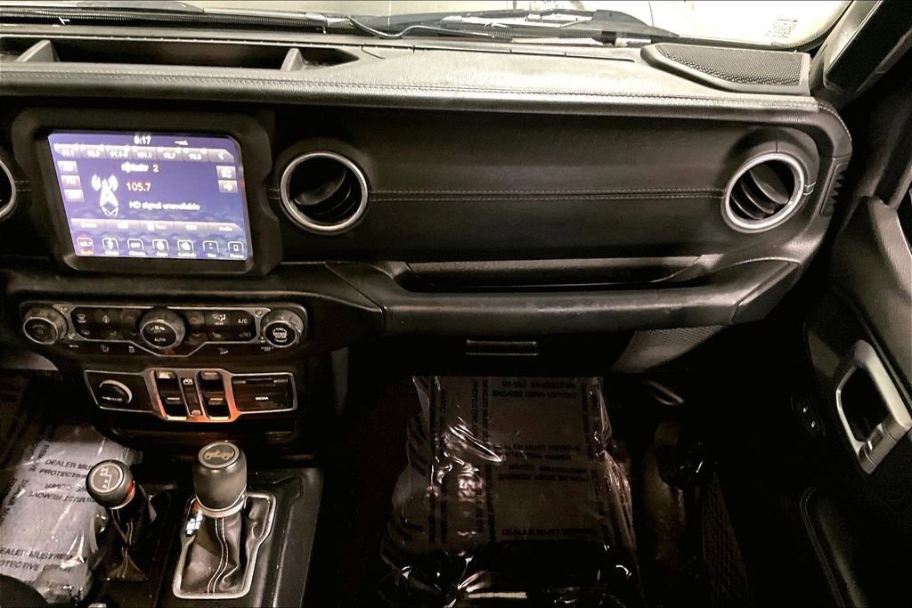Used 2019 Jeep Wrangler Unlimited Sahara image 25