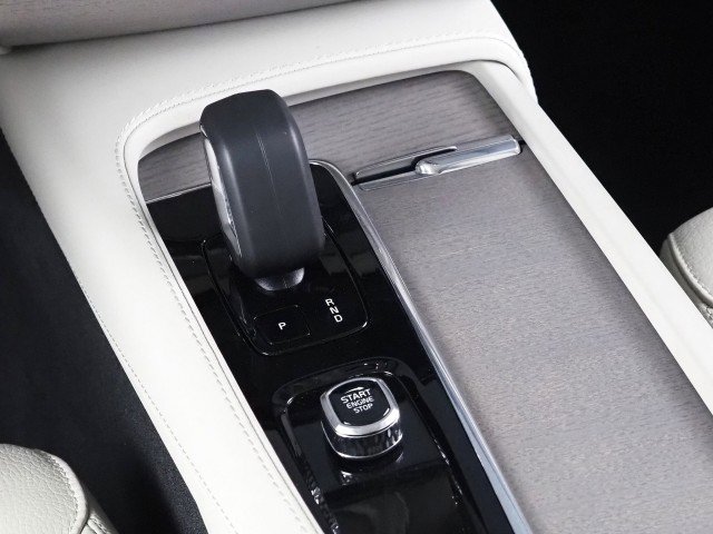 Used 2025 Volvo XC90 T8 Plus w/ Protection Package Premier image 25