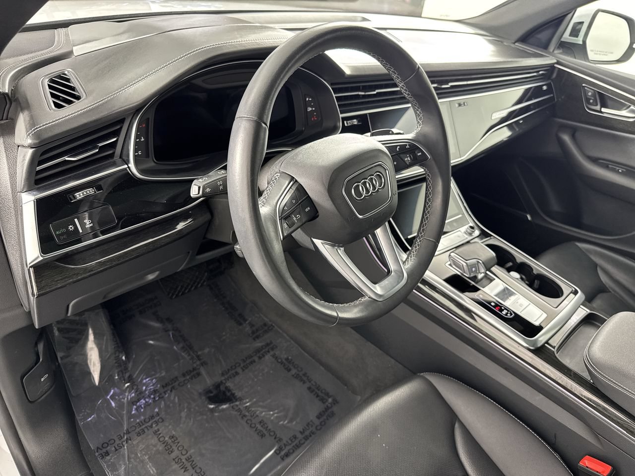 Used 2021 Audi Q8 Prestige AWD/4WD image 9