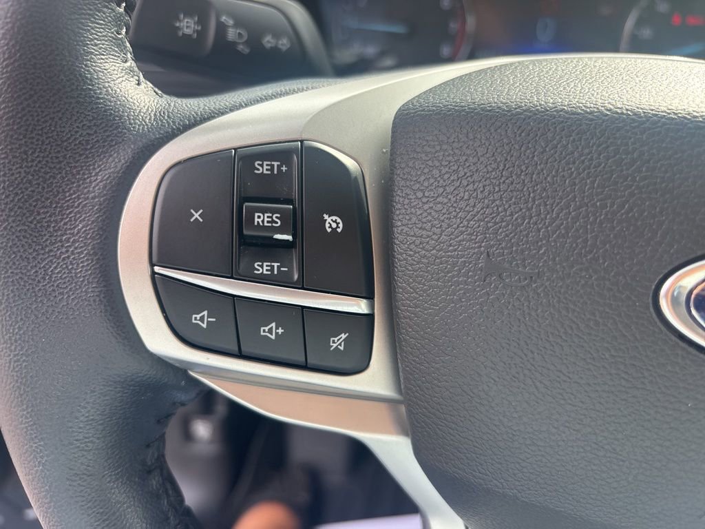 Used 2022 Ford Explorer XLT image 19