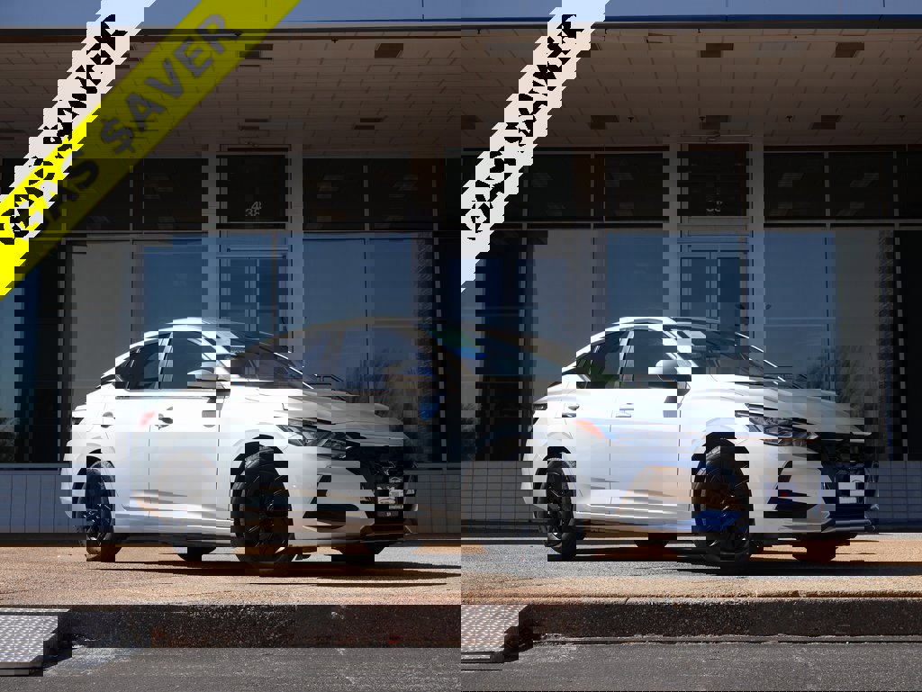 Used 2022 Nissan Sentra SV image 1