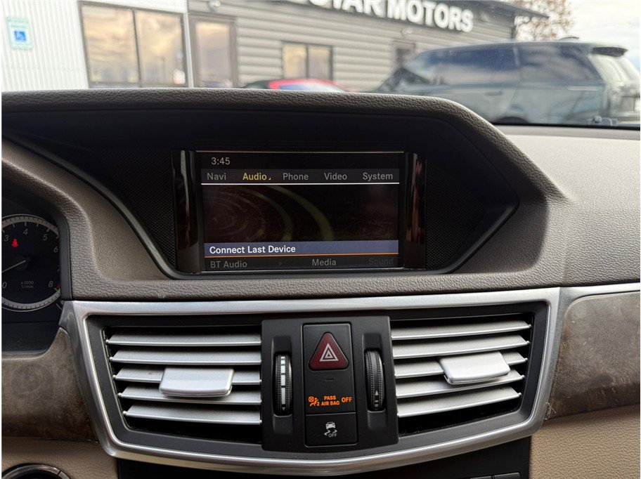 Used 2010 Mercedes-Benz E 350 4MATIC Sedan image 19