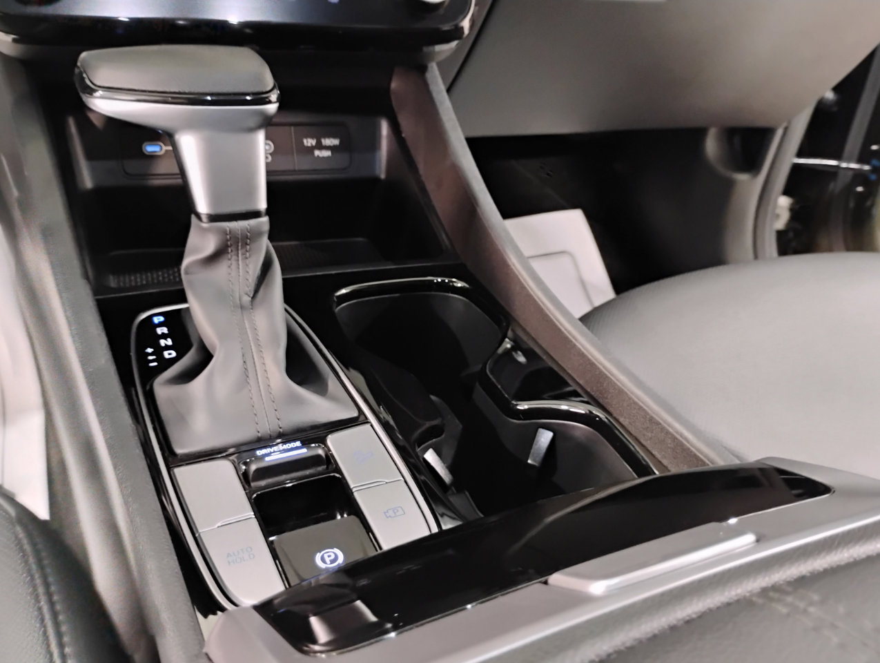 Used 2025 Hyundai Santa Cruz SEL image 16