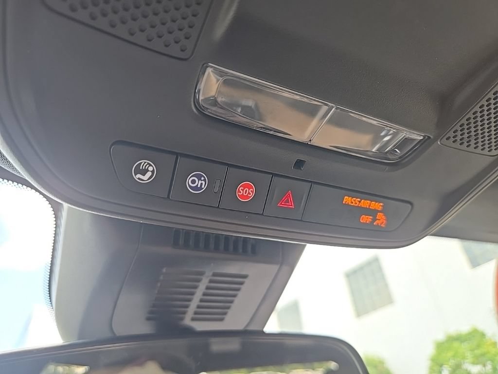 Used 2025 Chevrolet Equinox ACTIV w/ LPO, Floor Liner Package FWD image 51