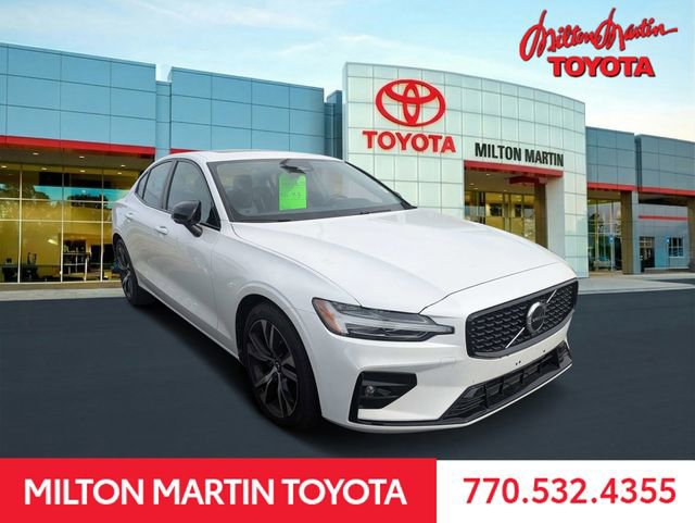 Used 2024 Volvo S60 B5 Core image 1