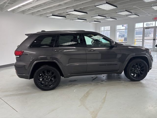 Used 2020 Jeep Grand Cherokee Altitude image 14
