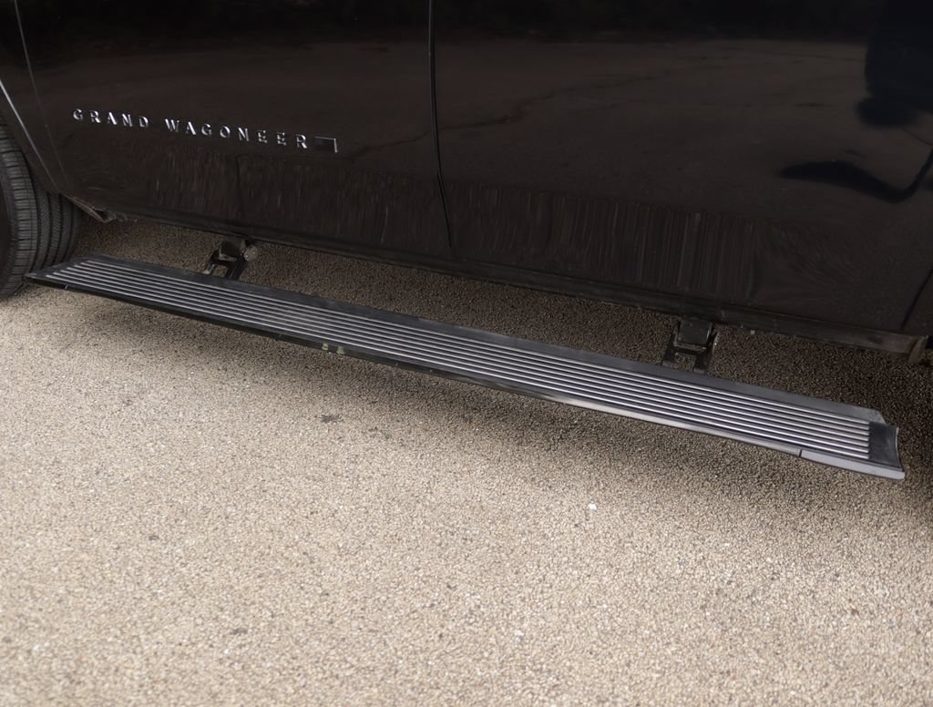 Used 2024 Jeep Grand Wagoneer Series II Obsidian w/ Quick Order Packagew 28T AWD/4WD image 60