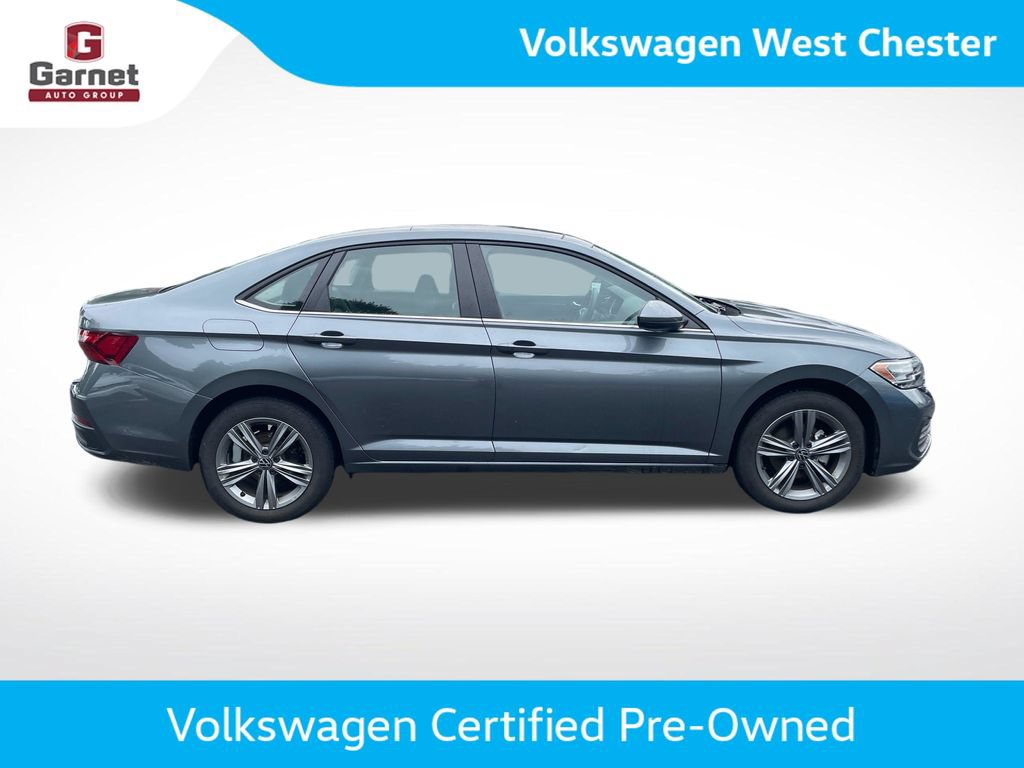Certified 2024 Volkswagen Jetta SE w/ Panoramic Sunroof Package FWD image 7