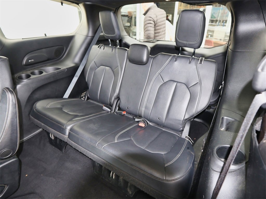 Used 2019 Chrysler Pacifica Touring-L Plus w/ S Appearance Package image 17
