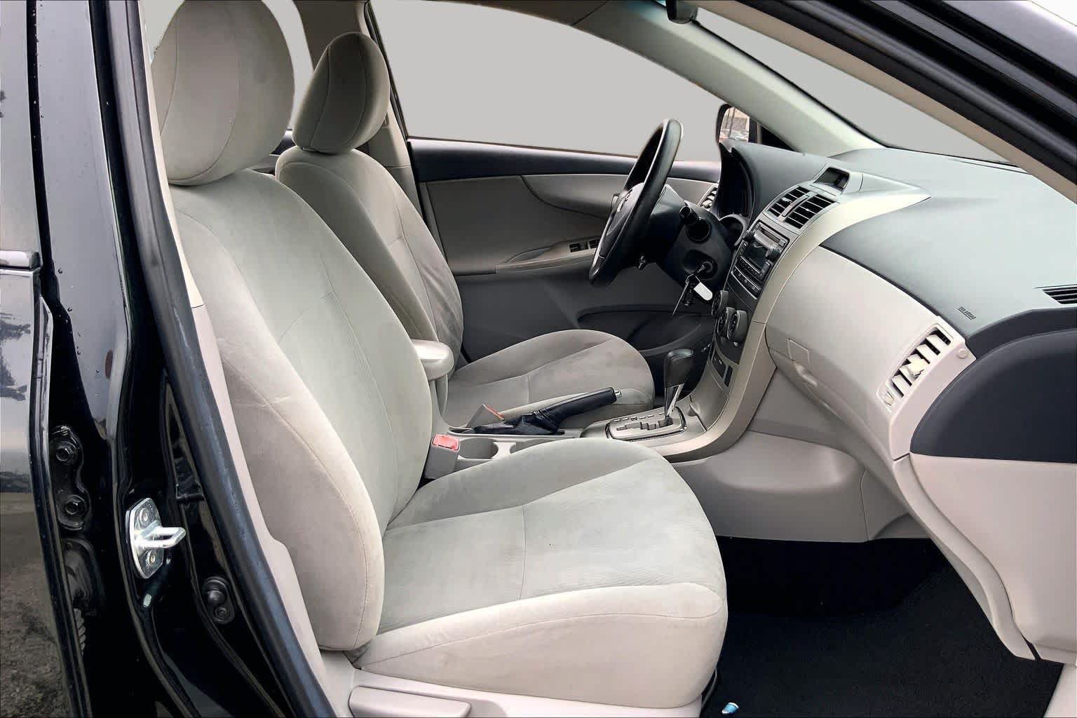 Used 2012 Toyota Corolla LE FWD image 9