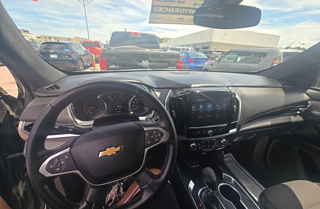 Used 2023 Chevrolet Traverse LT AWD/4WD image 9