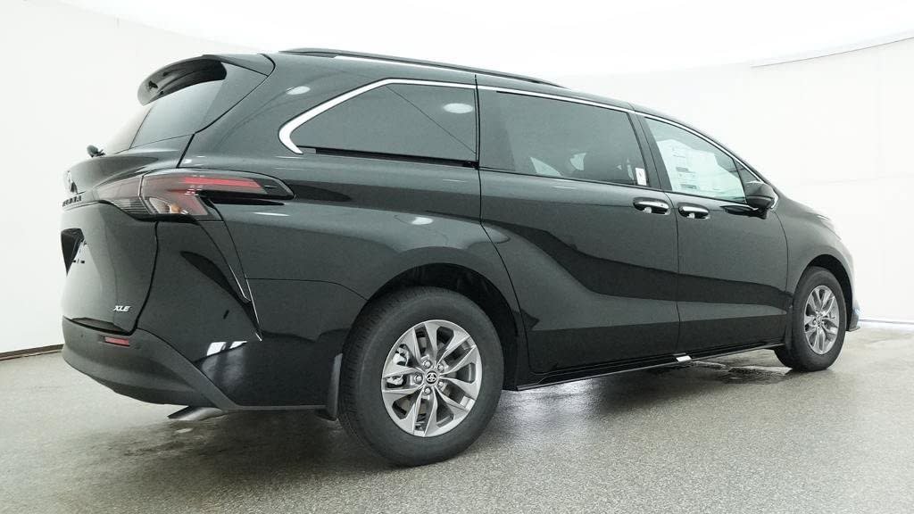 New 2026 Toyota Sienna XLE FWD image 25
