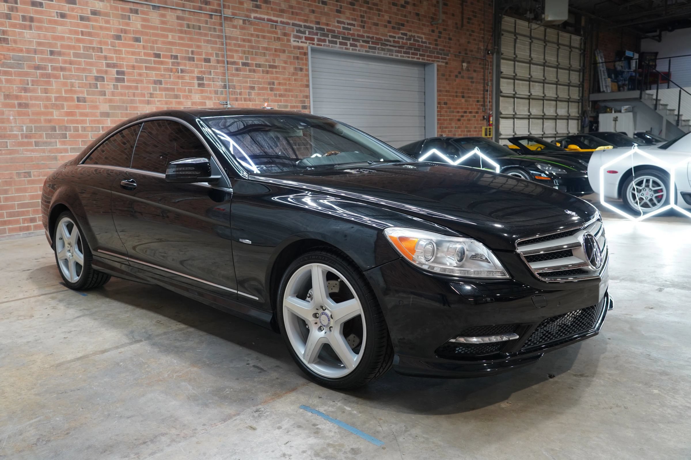 Used 2011 Mercedes-Benz CL 550 4MATIC w/ Sport Pkg Plus One image 3