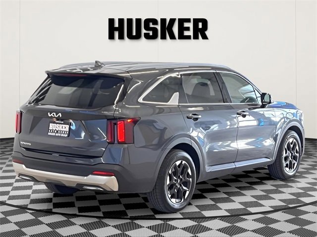 Used 2024 Kia Sorento S image 7