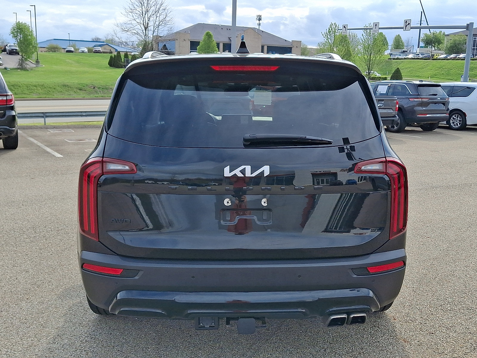 Used 2022 Kia Telluride SX w/ SX Prestige Package image 5