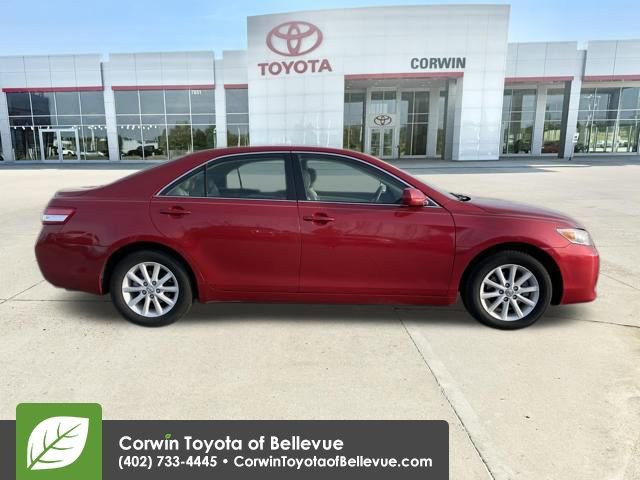 Used 2011 Toyota Camry XLE w/ SE/XLE Extra-Value Pkg image 6