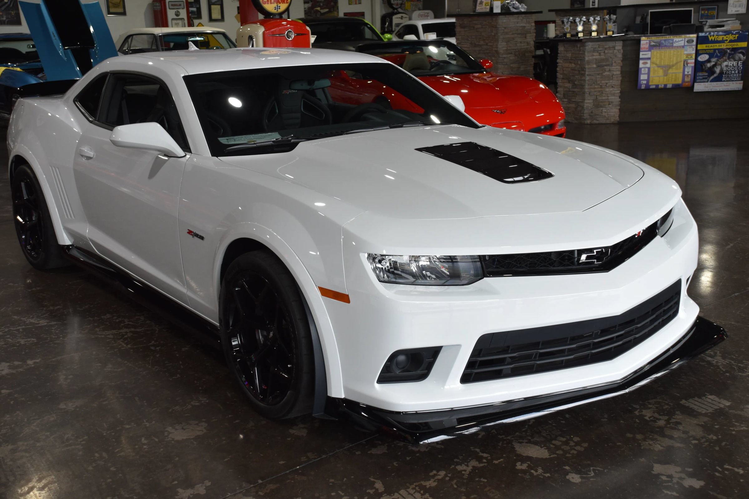 Used 2014 Chevrolet Camaro Z/28 RWD image 2
