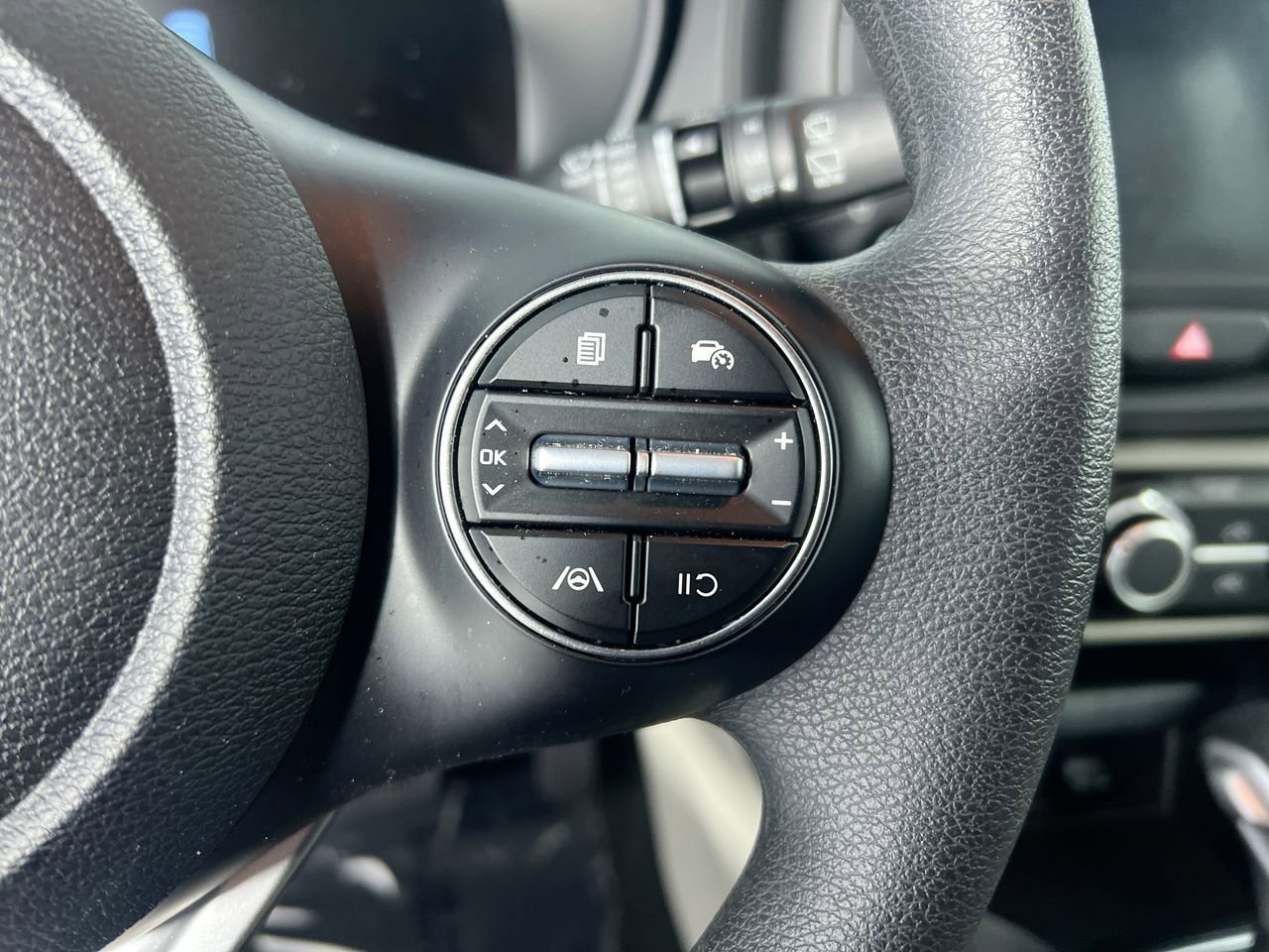 Certified 2025 Kia Soul LX w/ LX Technology Package FWD image 18