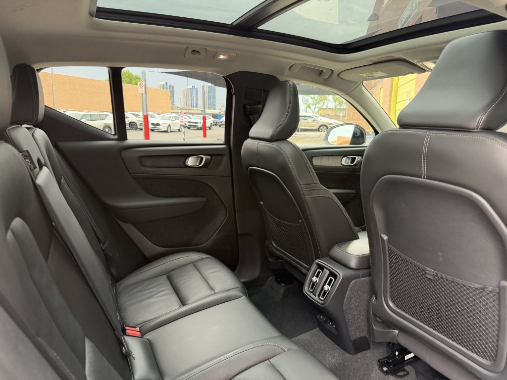 Used 2023 Volvo XC40 B5 Plus w/ Driver Assist Package AWD/4WD image 40