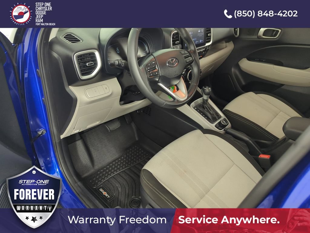 Used 2023 Hyundai Venue SEL FWD image 10