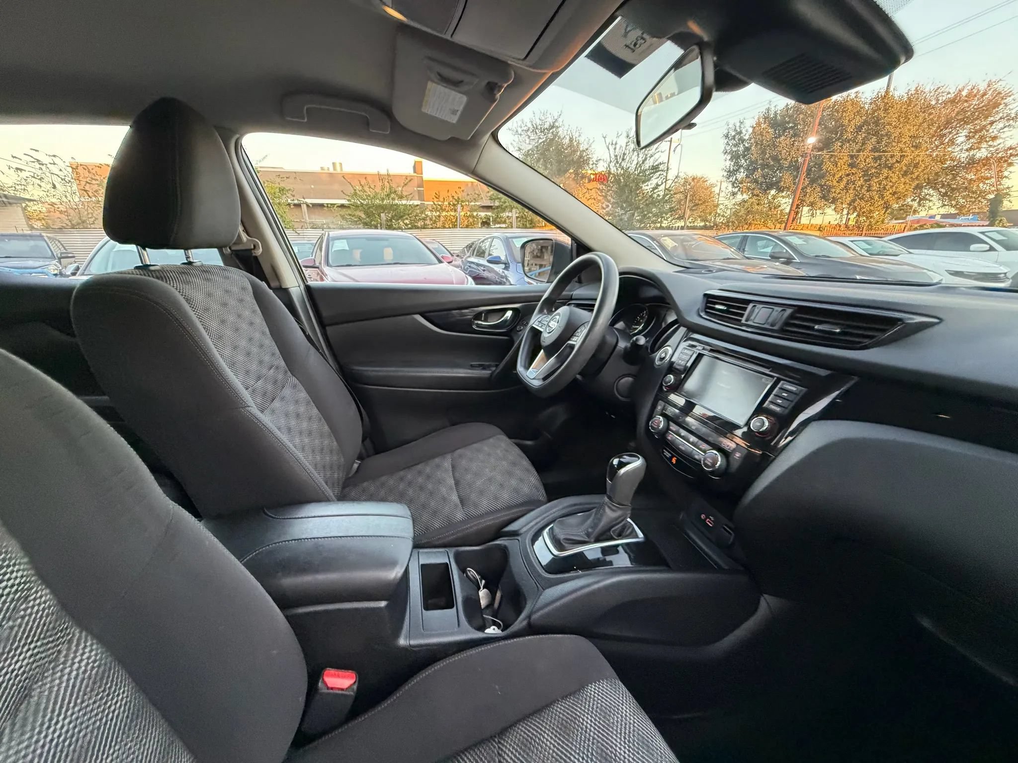 Used 2019 Nissan Rogue Sport SV FWD image 18