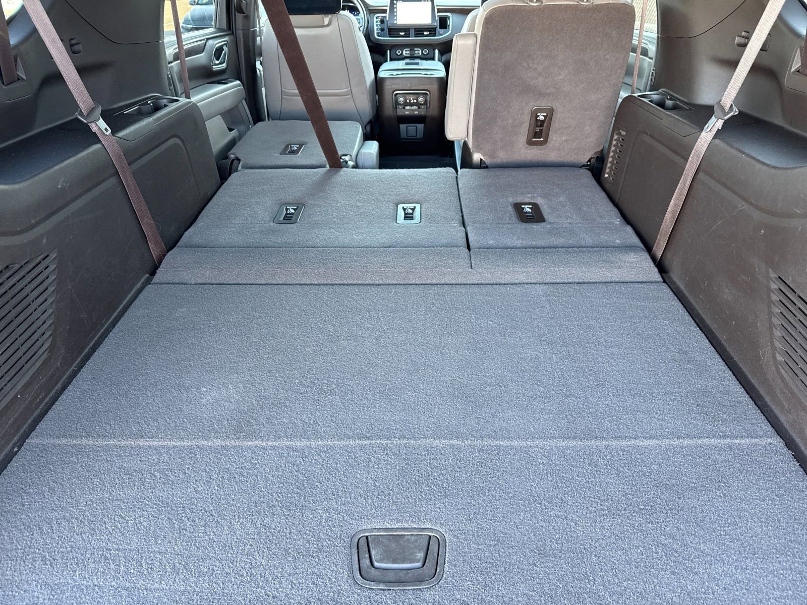 Used 2023 Chevrolet Suburban Z71 w/ Luxury Package image 18