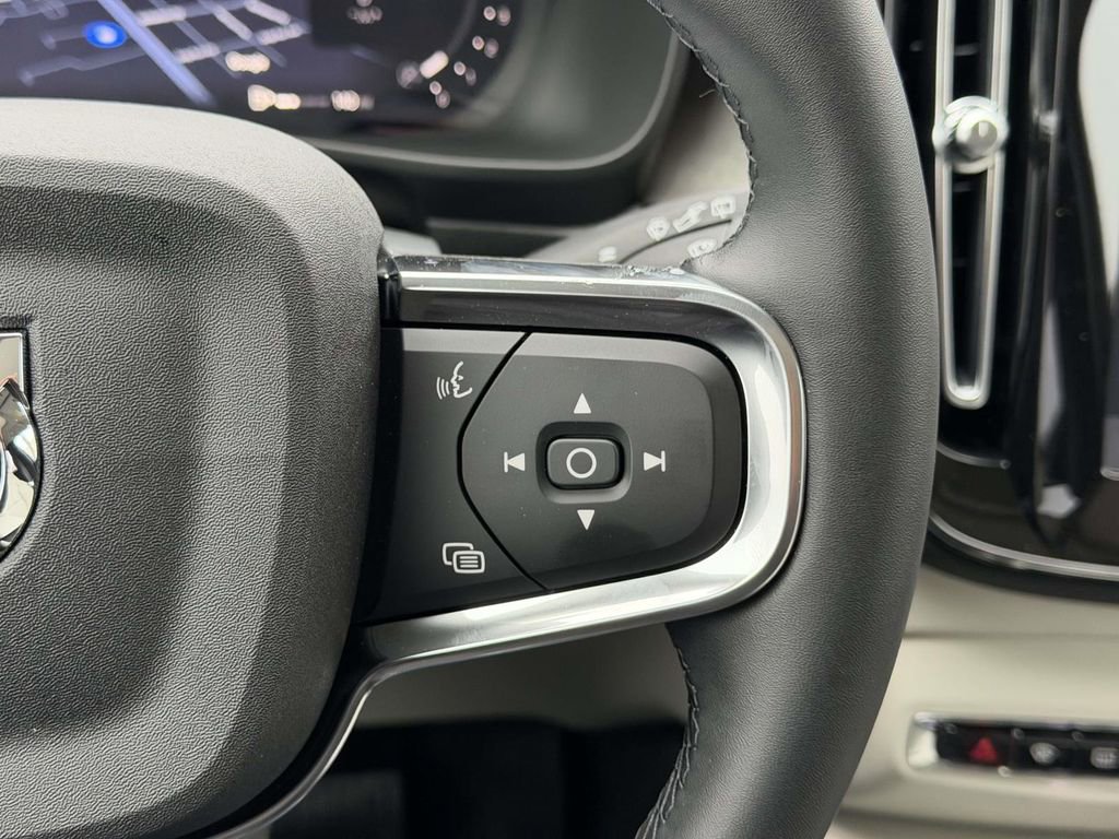 New 2026 Volvo XC40 B5 Ultra w/ Protection Package Premier image 9