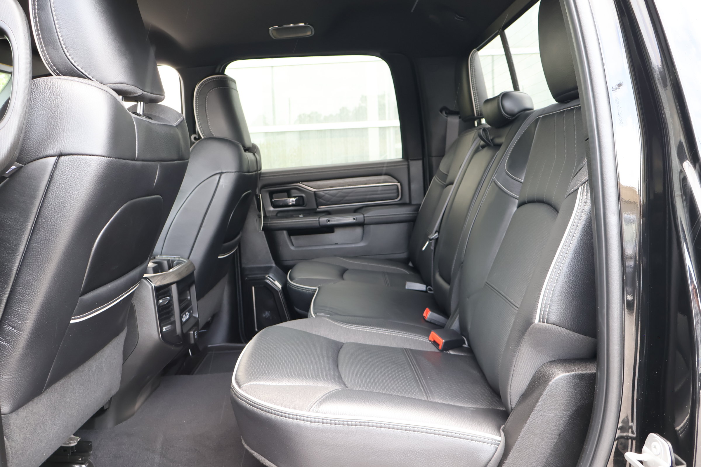 Used 2025 RAM 2500 Limited AWD/4WD image 20