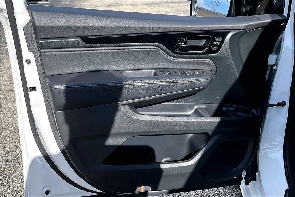 Used 2023 Honda Odyssey Touring image 25