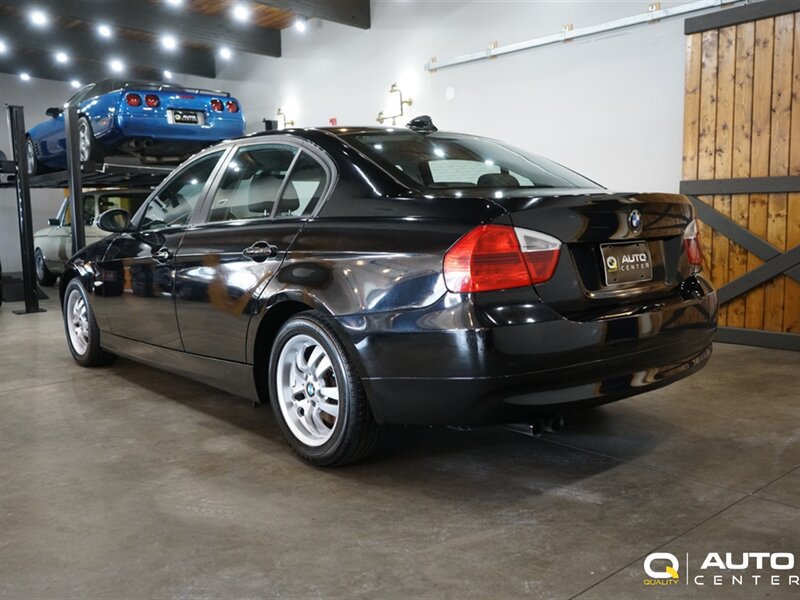 Used 2007 BMW 323i Sedan RWD image 6