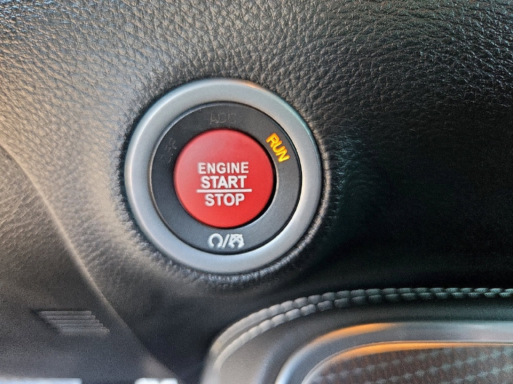 Used 2019 Dodge Challenger SRT Hellcat w/ Plus Package RWD image 19