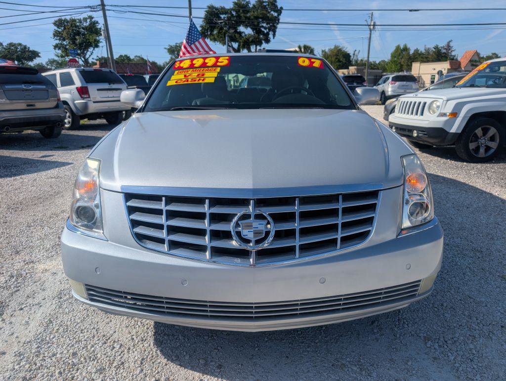 Used 2007 Cadillac DTS Luxury I FWD image 2