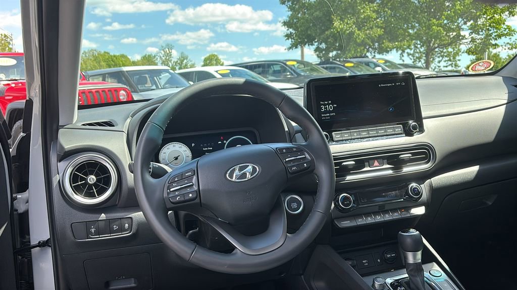 Used 2023 Hyundai Kona Limited AWD/4WD image 13