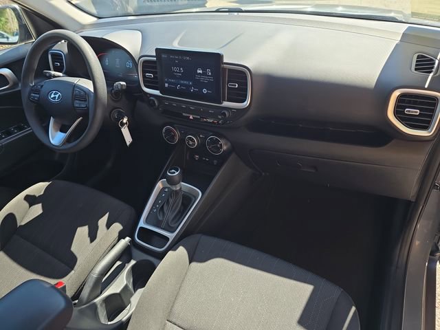 Used 2023 Hyundai Venue SE image 11