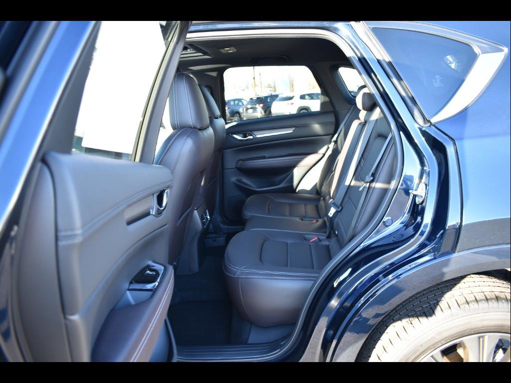 New 2025 MAZDA CX-5 Signature image 17
