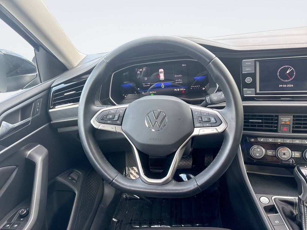 Used 2023 Volkswagen Jetta SE FWD image 11