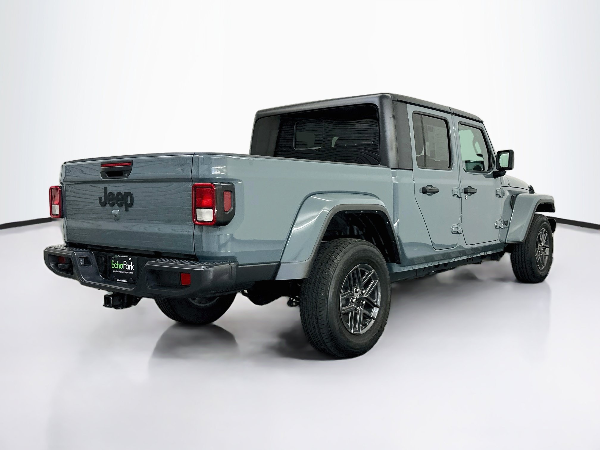 Used 2024 Jeep Gladiator Sport AWD/4WD image 9