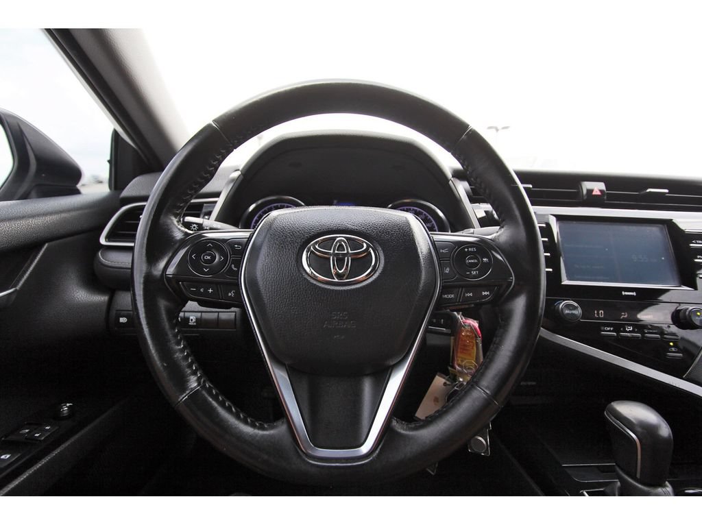 Used 2020 Toyota Camry SE FWD image 14