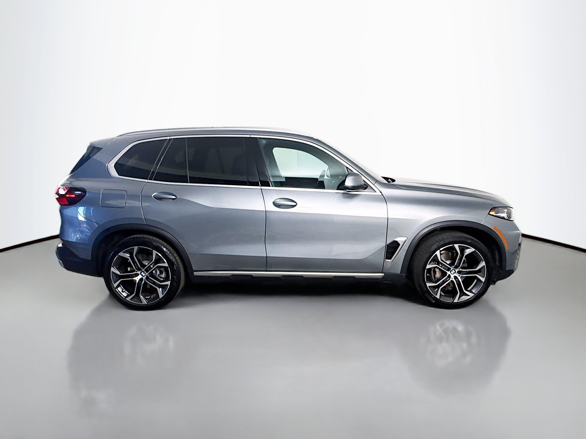 Used 2024 BMW X5 sDrive40i RWD image 11