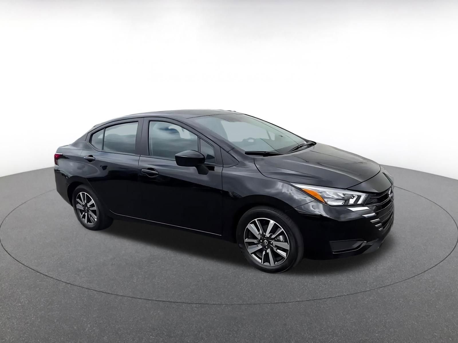 Used 2025 Nissan Versa SV FWD video 2