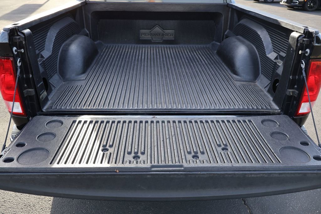 Used 2019 RAM 1500 Classic SLT AWD/4WD image 16