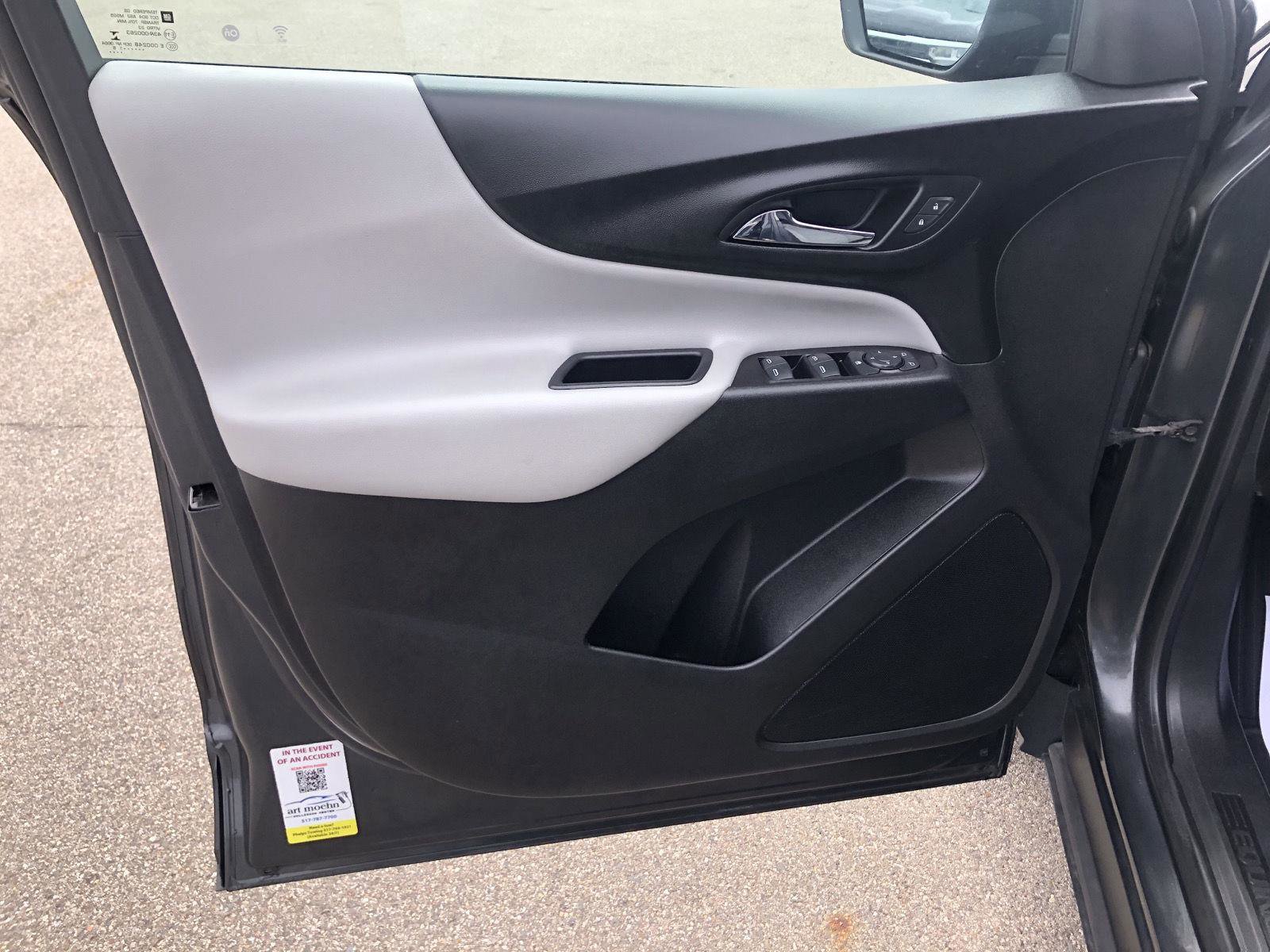 Used 2019 Chevrolet Equinox LS w/ LS Convenience Package FWD image 18