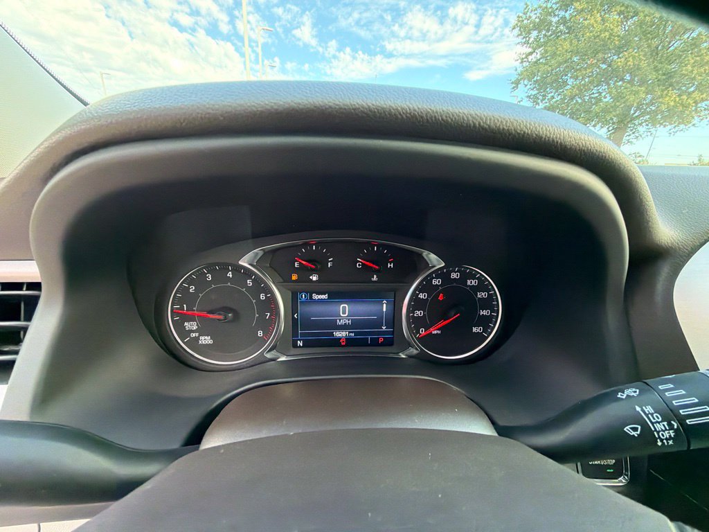 Used 2023 GMC Acadia SLE w/ Driver Convenience Package FWD image 23