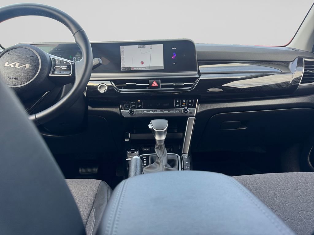 Used 2025 Kia Seltos S image 12