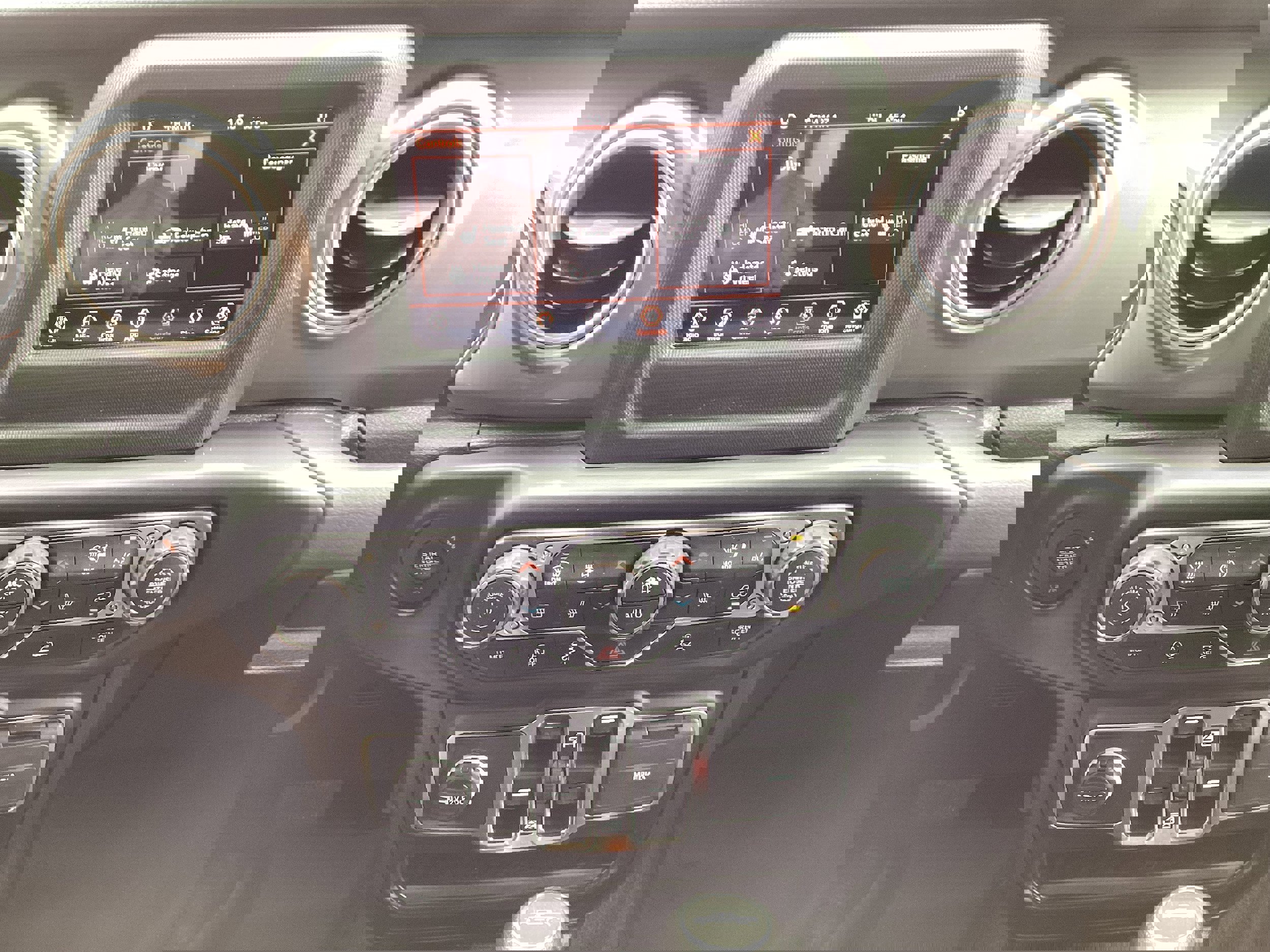 Used 2021 Jeep Gladiator Overland w/ Dual Top Group image 17