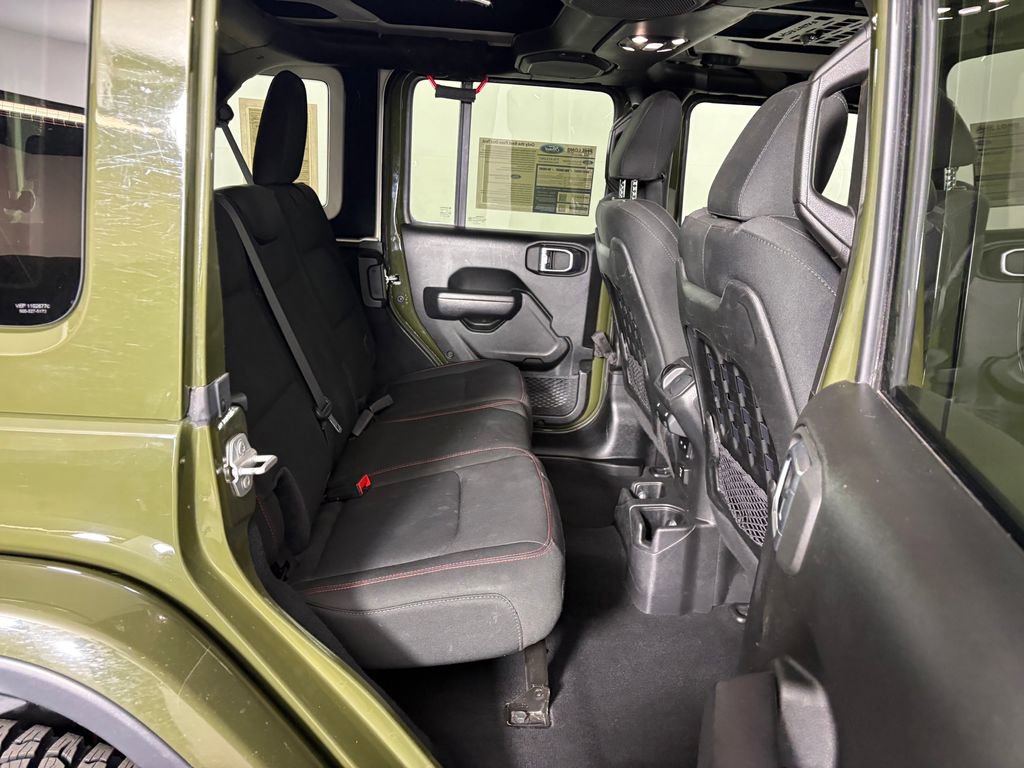 Used 2022 Jeep Wrangler Unlimited Rubicon w/ Xtreme Recon 35" Tire Package image 32