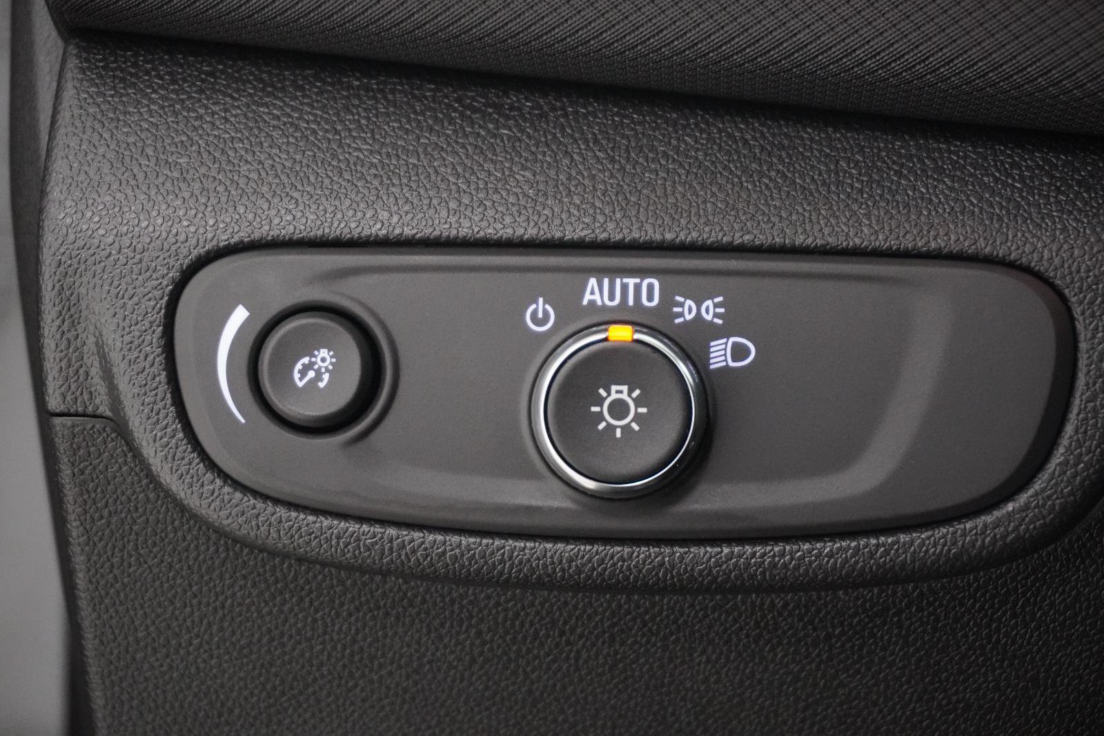 Used 2026 Chevrolet TrailBlazer LT w/ Driver Confidence Package image 19