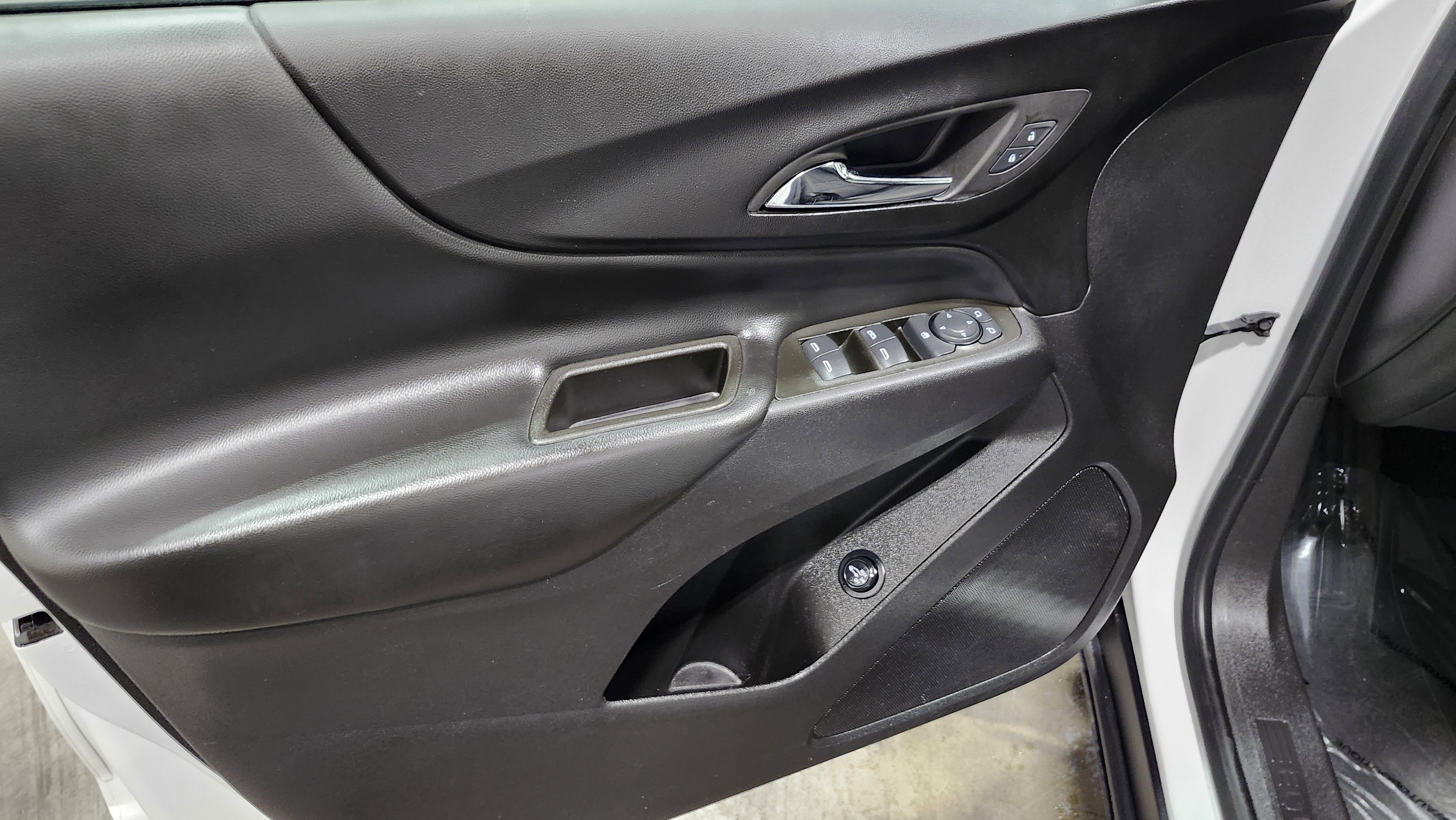 Used 2024 Chevrolet Equinox LT image 28