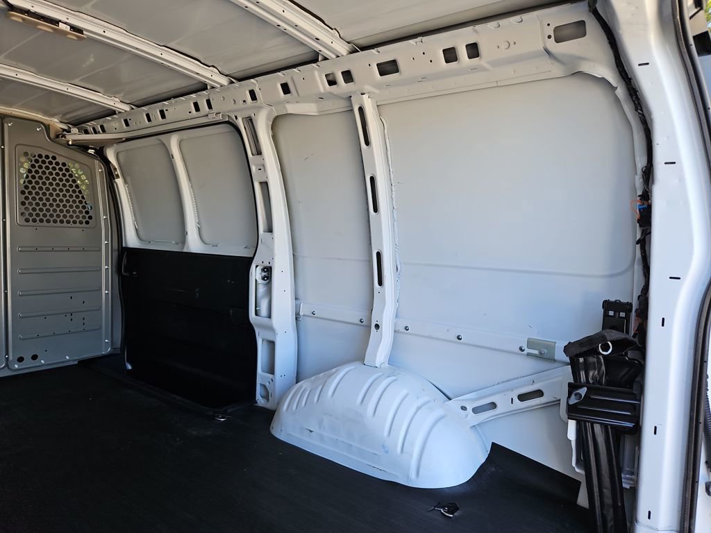 Used 2024 Chevrolet Express 2500 image 20